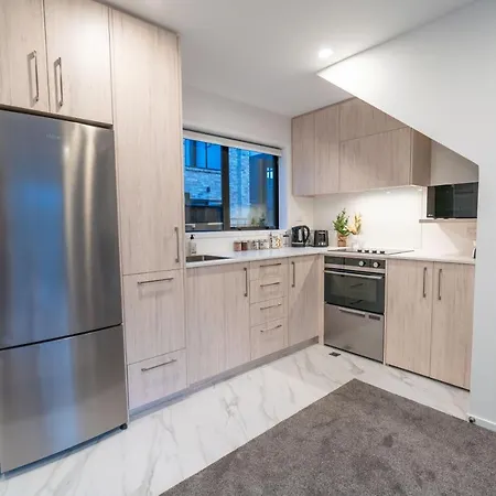 1 Bed Comfort In The Heart Of Chch Christchurch Exterior photo