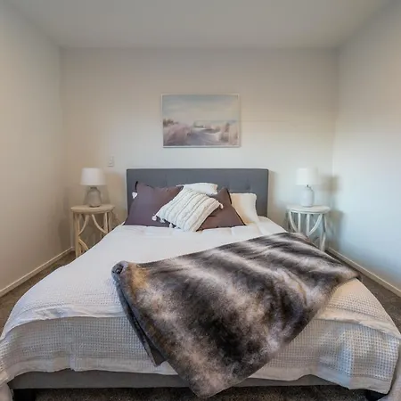 1 Bed Comfort In The Heart Of Chch Christchurch Exterior photo